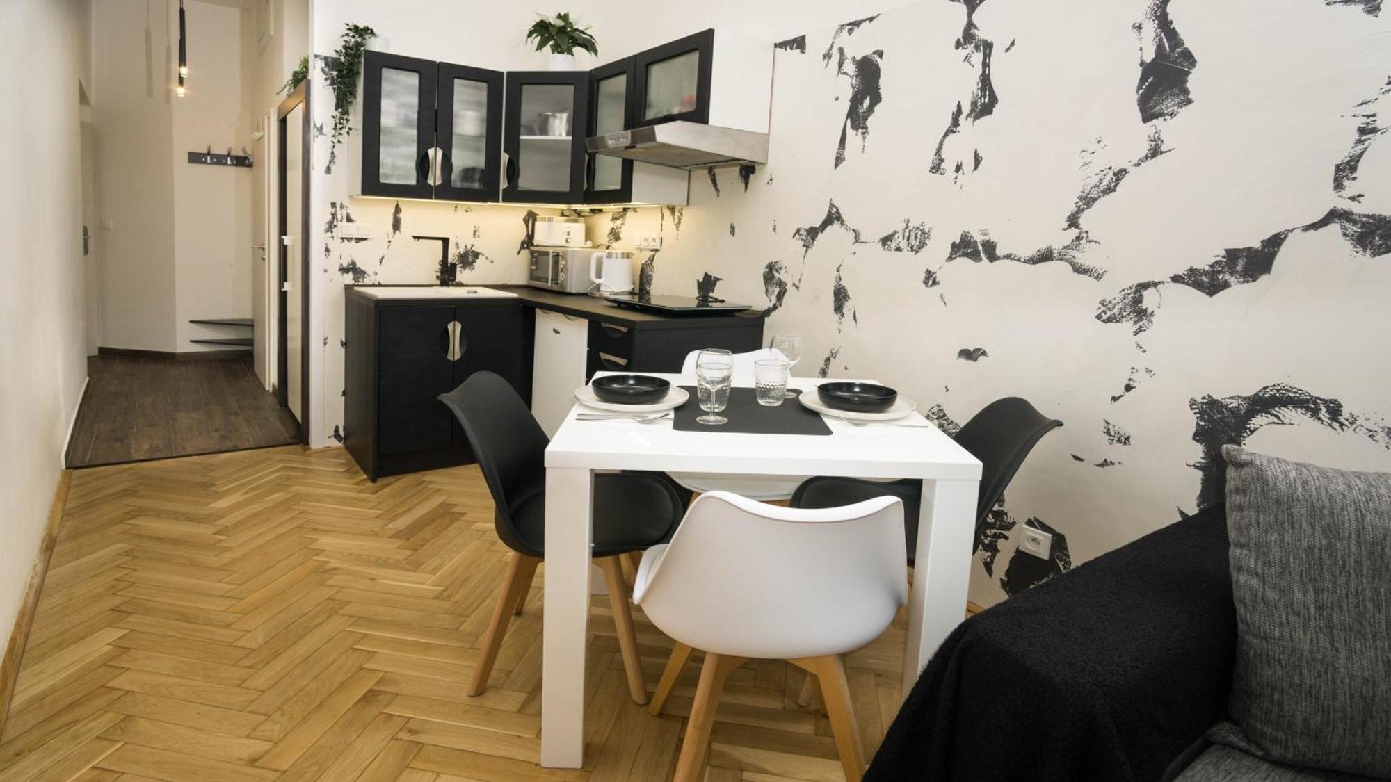 Black & White Apartment Prague By Wenceslas Square And Muzeum מראה חיצוני תמונה