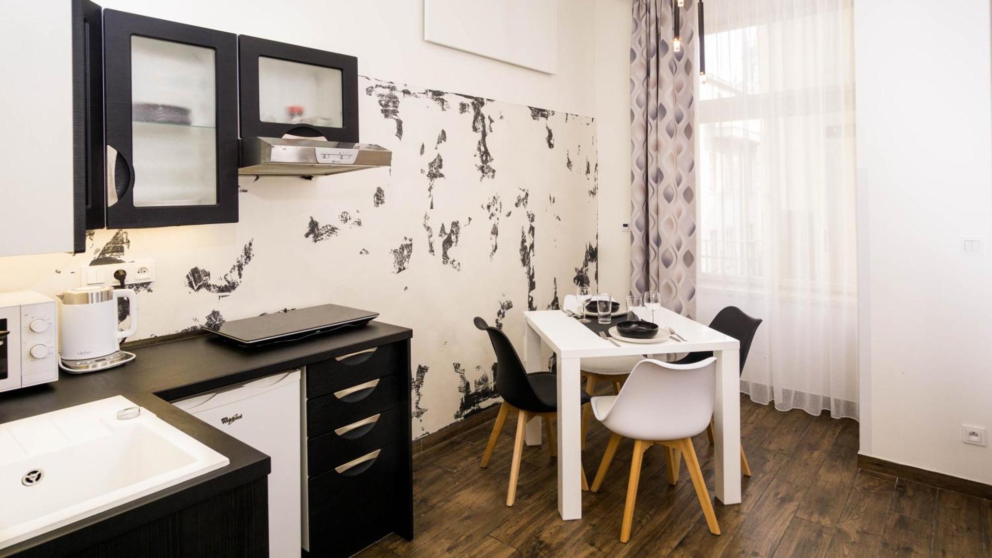 Black & White Apartment Prague By Wenceslas Square And Muzeum מראה חיצוני תמונה