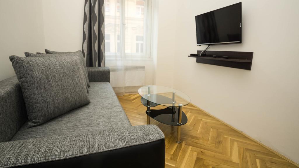 Black & White Apartment Prague By Wenceslas Square And Muzeum מראה חיצוני תמונה